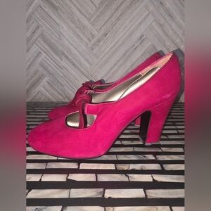 Sasha London Red Suede Heels